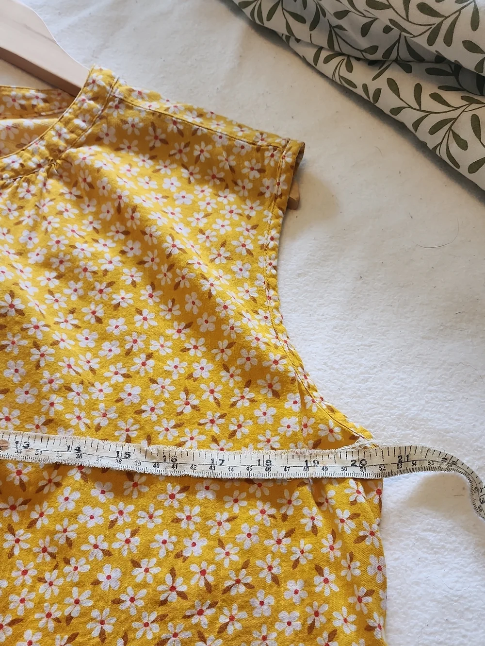 Old Navy Flowered Tank Top - Picture 5 of 5